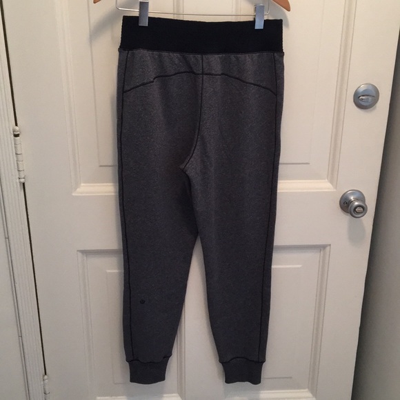 Lululemon Cool & Collected Navy Jogger 8 New - Picture 2 of 3
